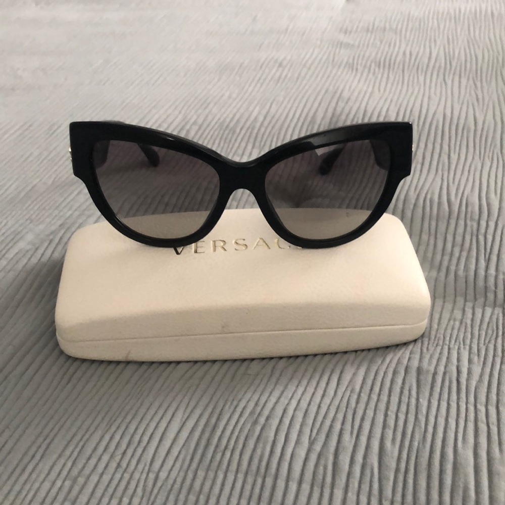 ✨SOLD✨Versace sunglasses
